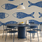 Papier peint panoramique Nage Indigo dans un espace repas bleu et beige
