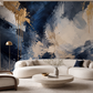 Papier peint abstrait bleu et or Tempête Minérale dans un salon contemporain